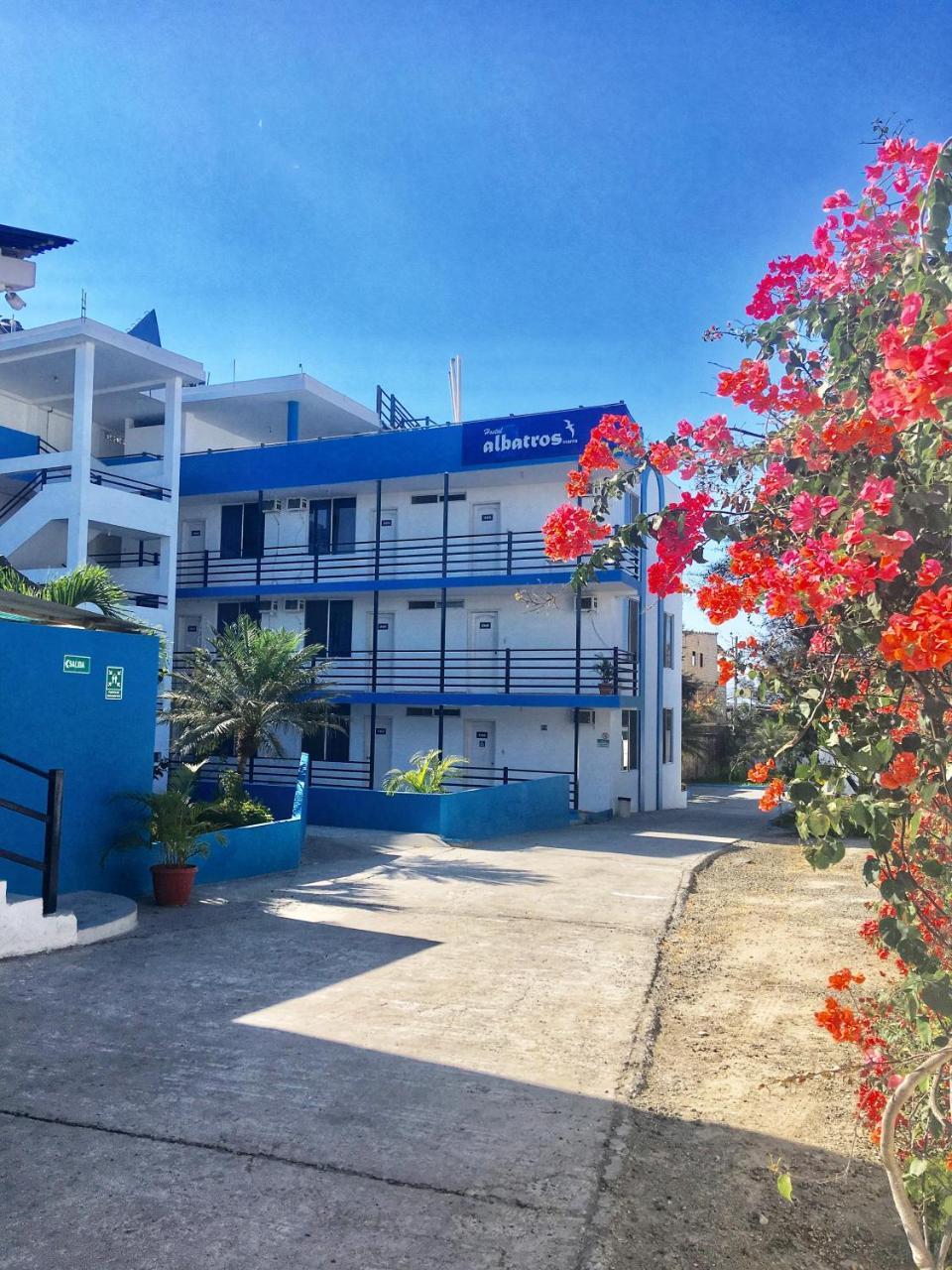 Hostal Albatros มันตา ภายนอก รูปภาพ